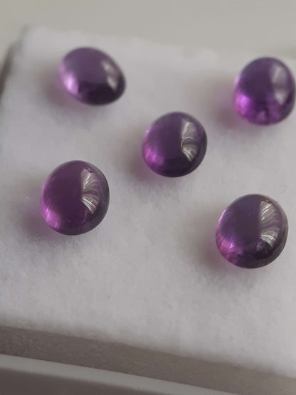 Natural medium purple Amethyst - set of 5 - 1.74 tcw - oval cabochon - approx 5 x 4 mm - unheated