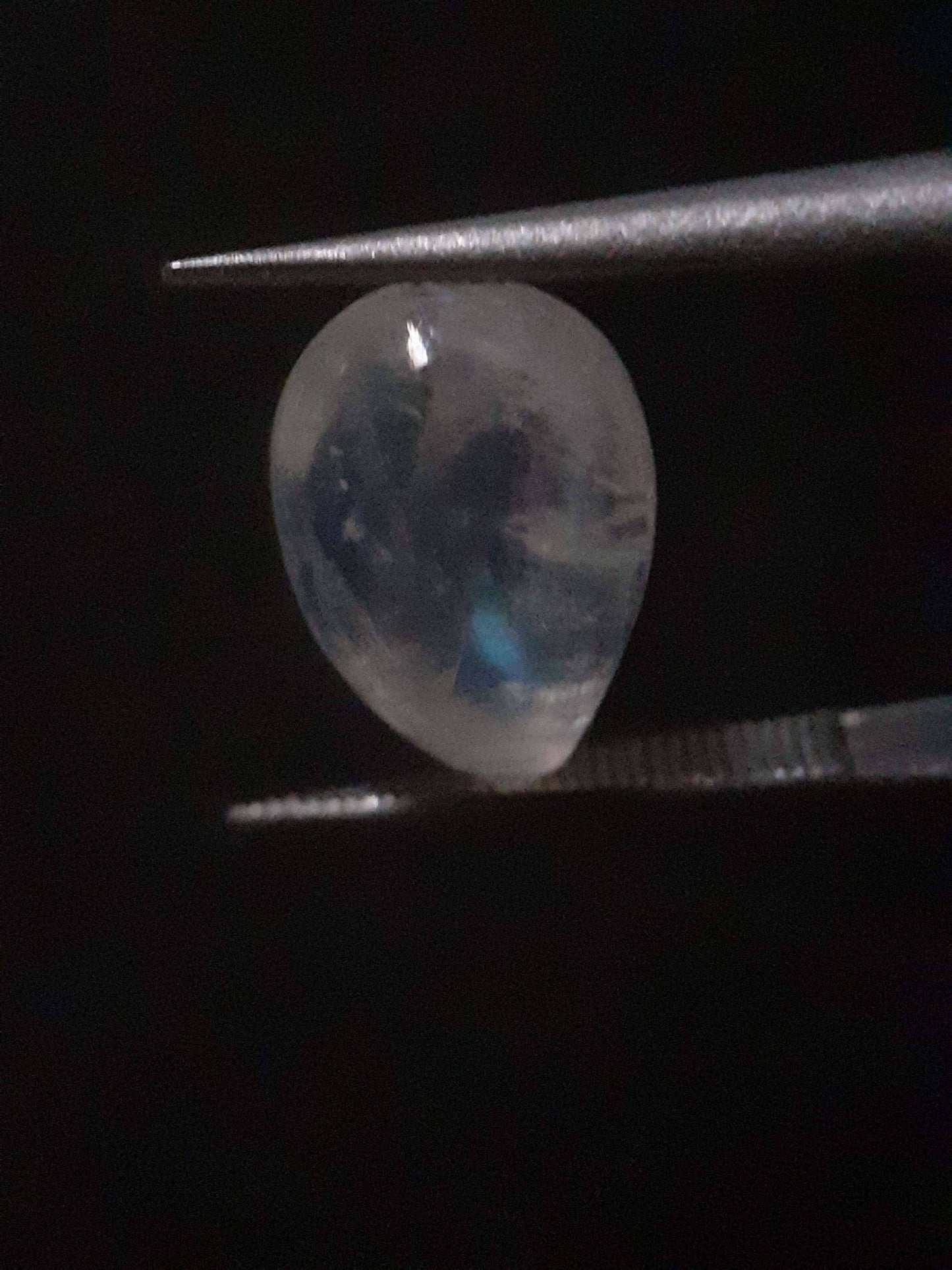 Natural Moonstone - blue adularescence - 3.209 ct - pear