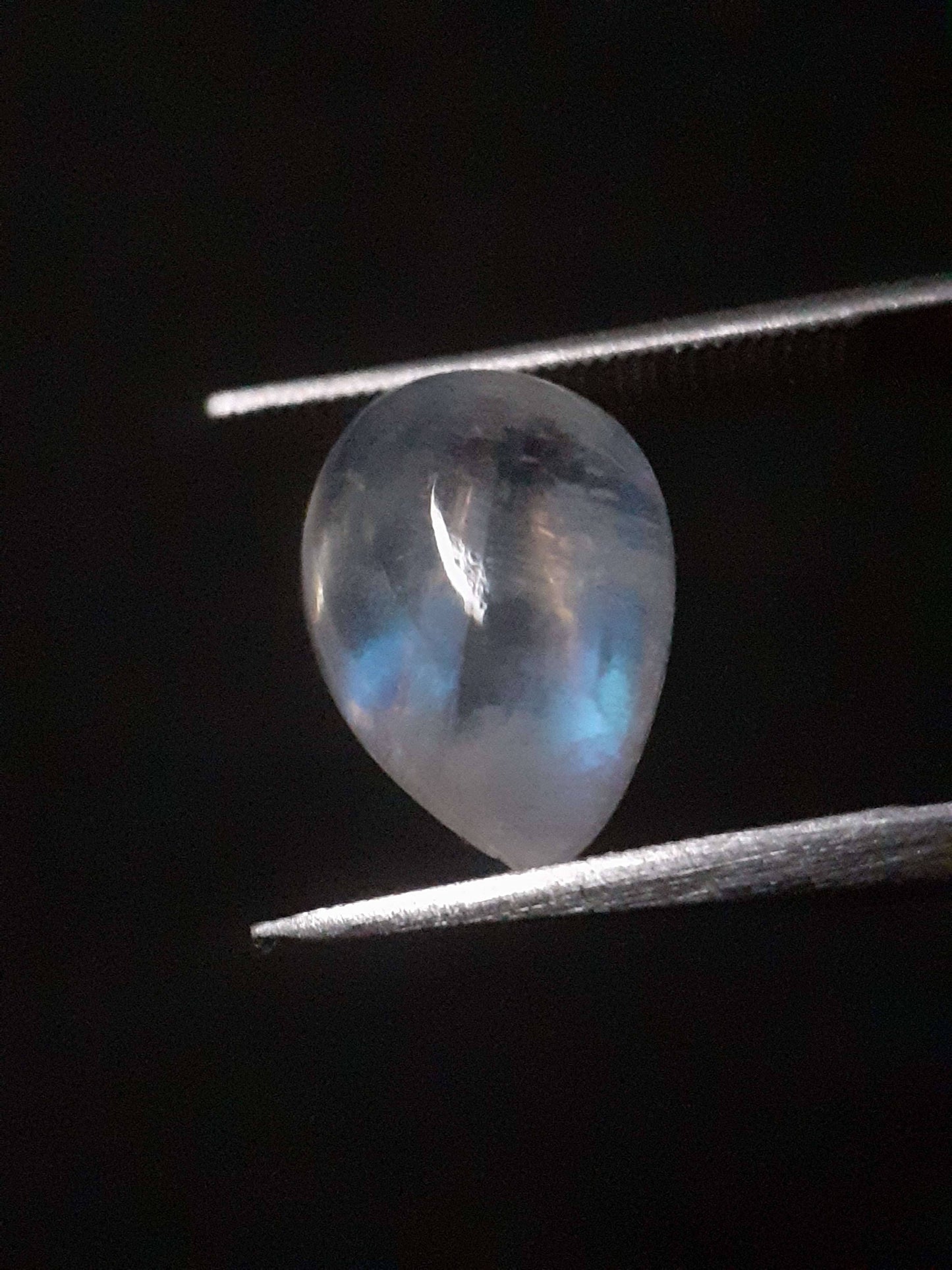 Natural Moonstone - blue adularescence - 3.209 ct - pear