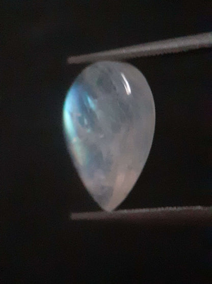 Natural Moonstone - blue adularescence - 3.319 ct - pear