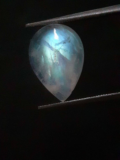 Natural Moonstone - blue adularescence - 3.319 ct - pear