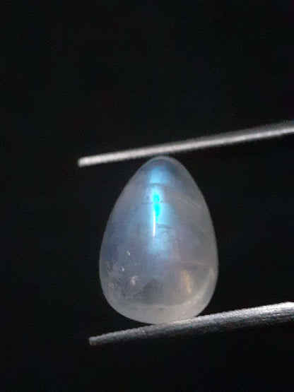 Natural Moonstone - blue adularescence - 3.553 ct - pear