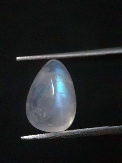 Natural Moonstone - blue adularescence - 3.553 ct - pear