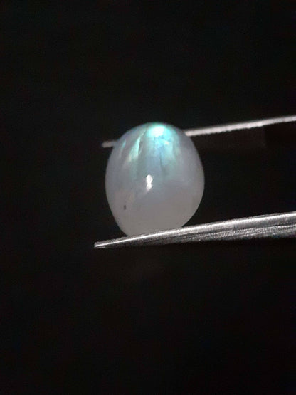 Natural Moonstone - blue adularescence - 3.574 ct - oval - certified natural