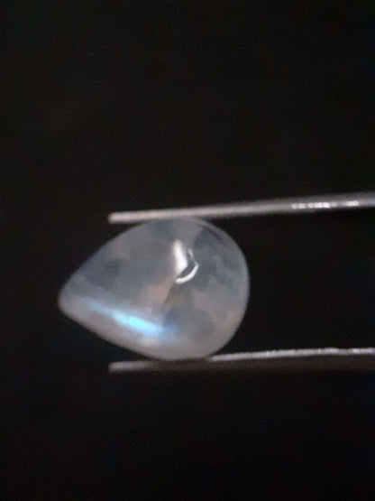 Natural Moonstone - blue adularescence - 3.928 ct - pear