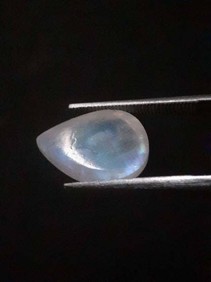 Natural Moonstone - blue adularescence - 3.928 ct - pear