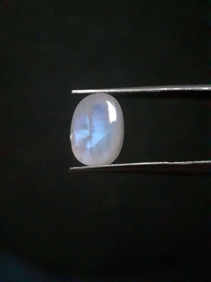 Natural Moonstone - blue adularescence - 4.445 ct - oval - certified natural