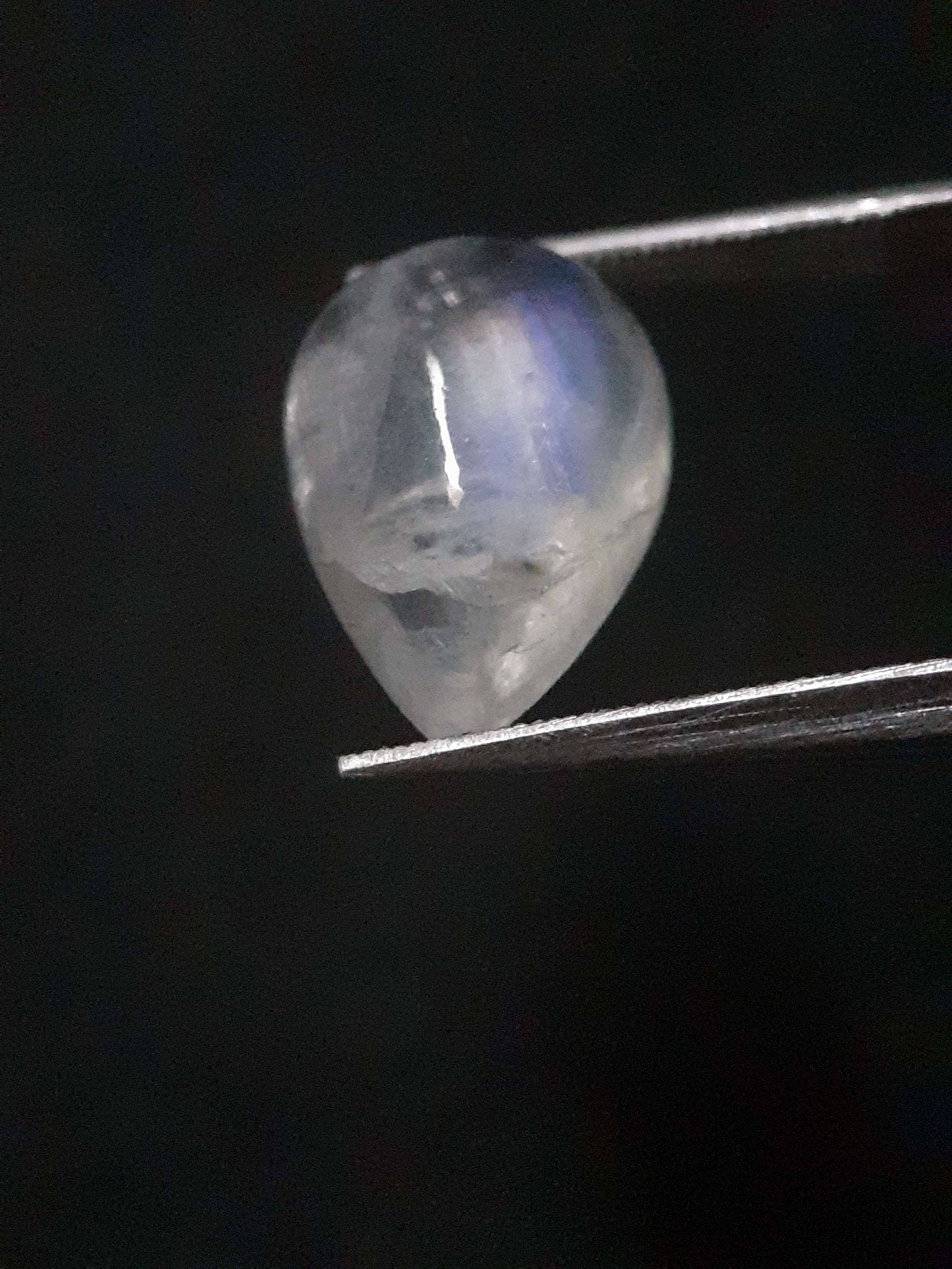 Natural Moonstone - blue adularescence - 4.540 ct - pear