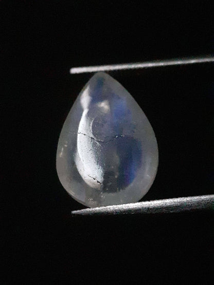 Natural Moonstone - blue adularescence - 4.540 ct - pear