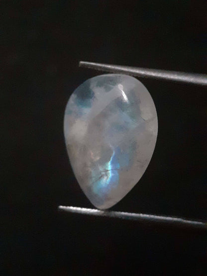 Natural Moonstone - blue adularescence - 5.945 ct - pear