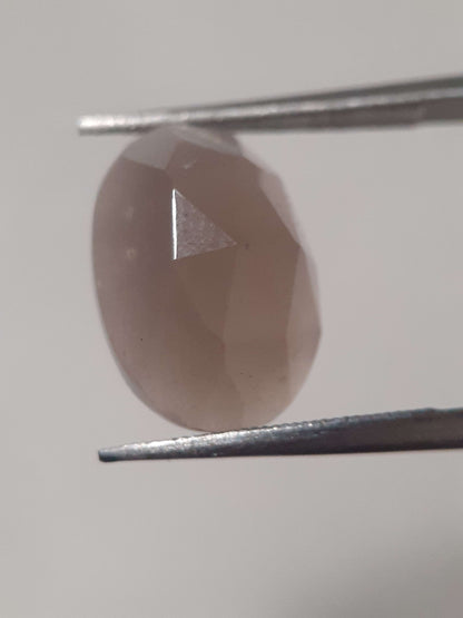 Natural Moonstone faceted - peach moonstone - 4.985 ct - oval - rose cut