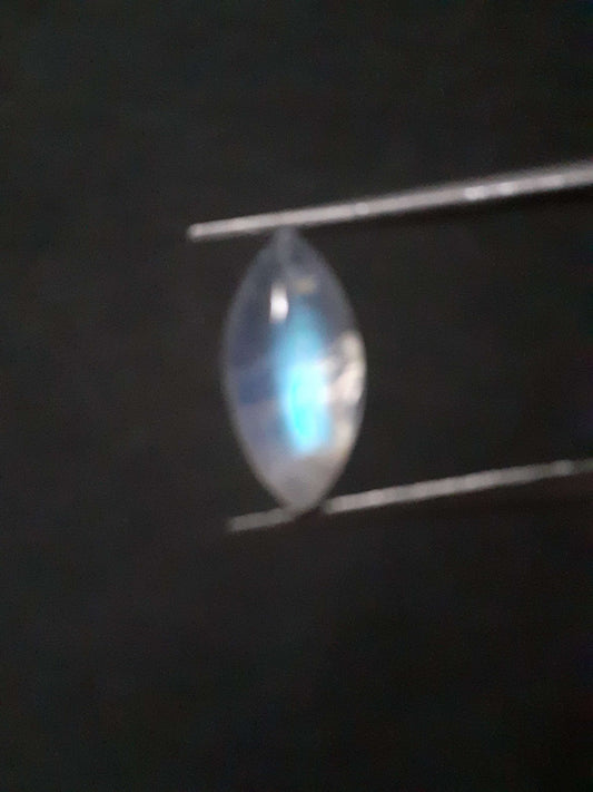 Natural Moonstone - light greenish blue adularescence - 2.203 ct - marquise - certified natural