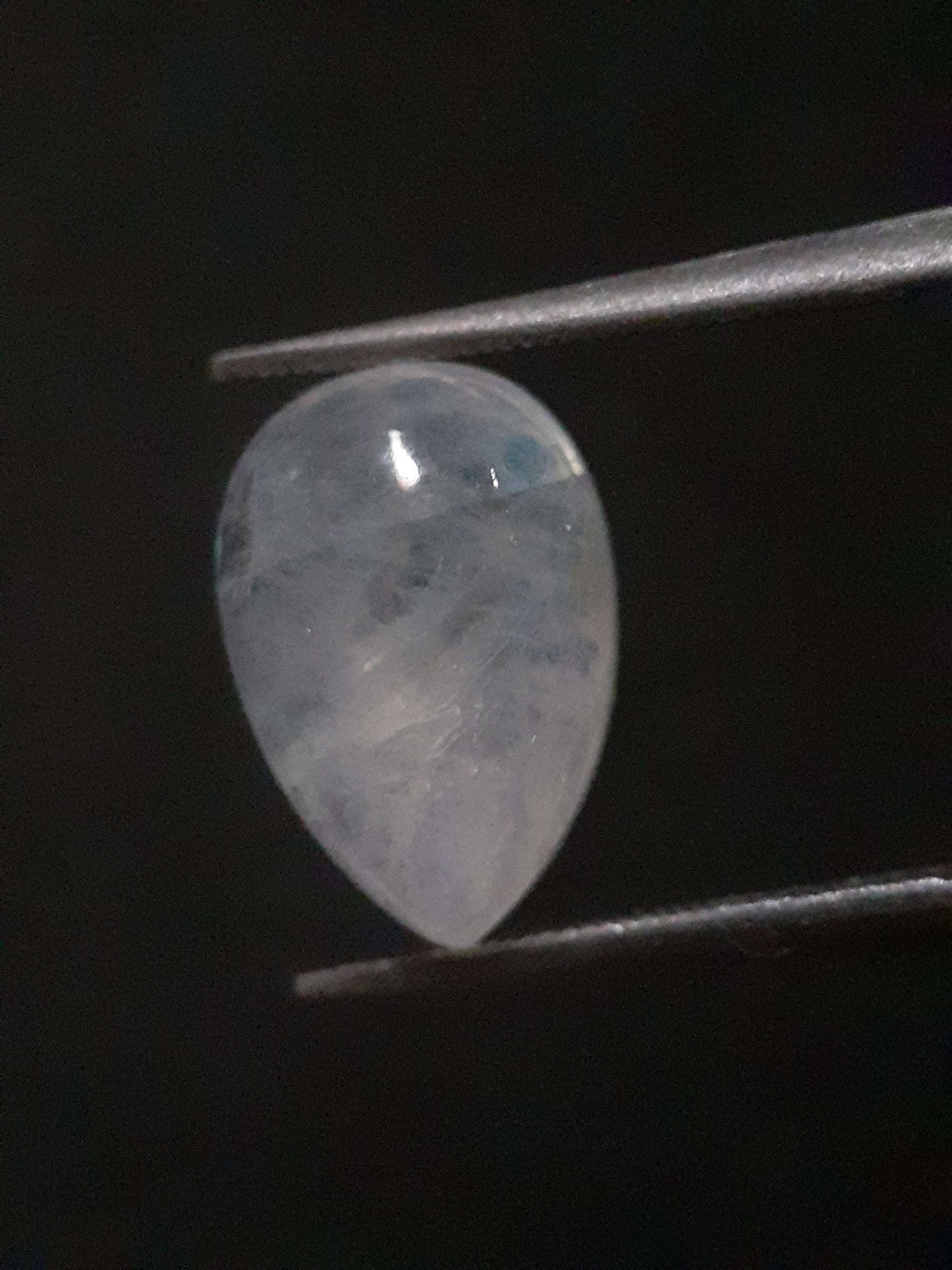 Natural Moonstone - yellow and blue adularescence - 3.304 ct - pear