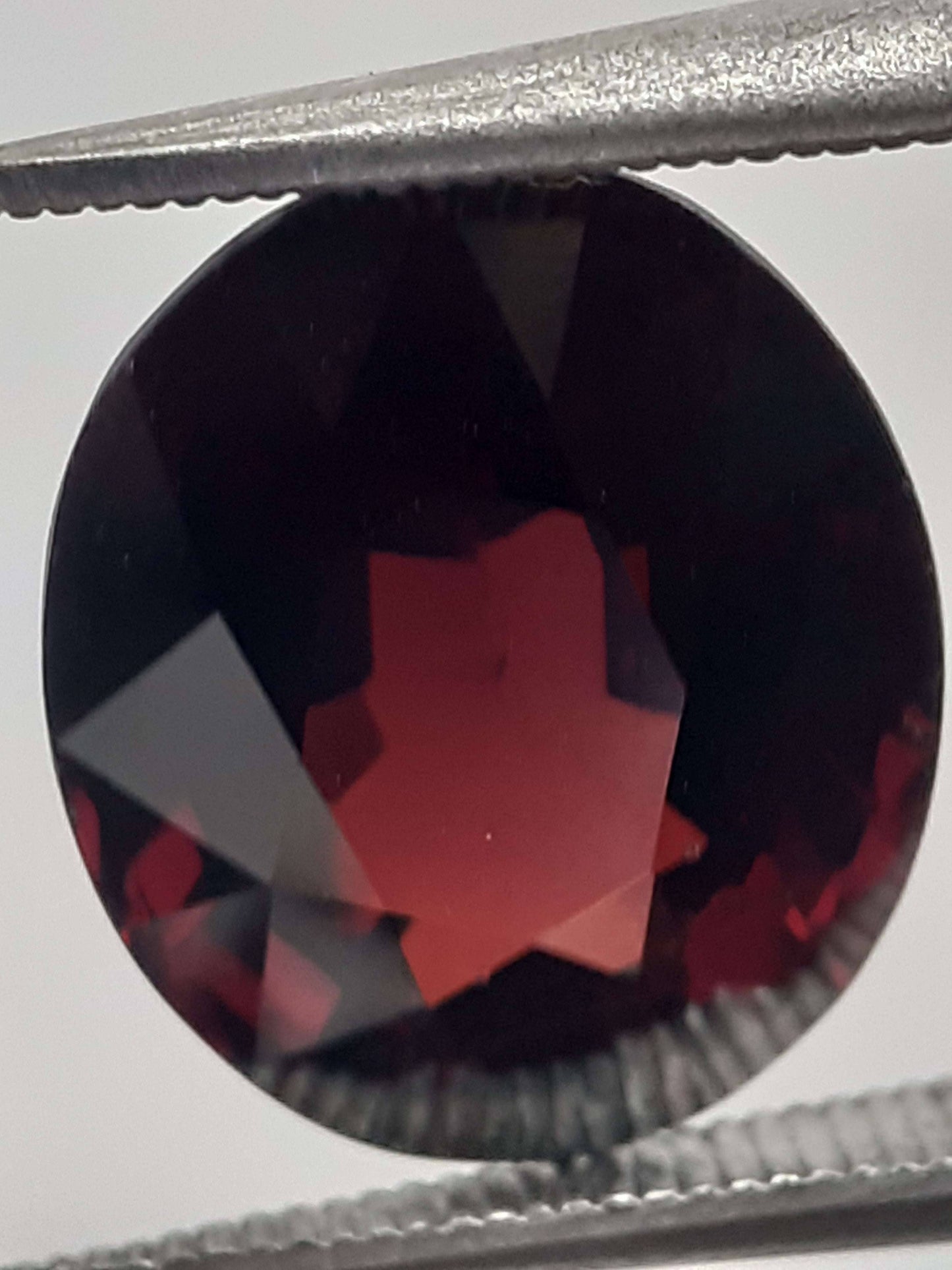 Natural orangey red Spessartite Garnet - 4.65 ct - Oval - unheated