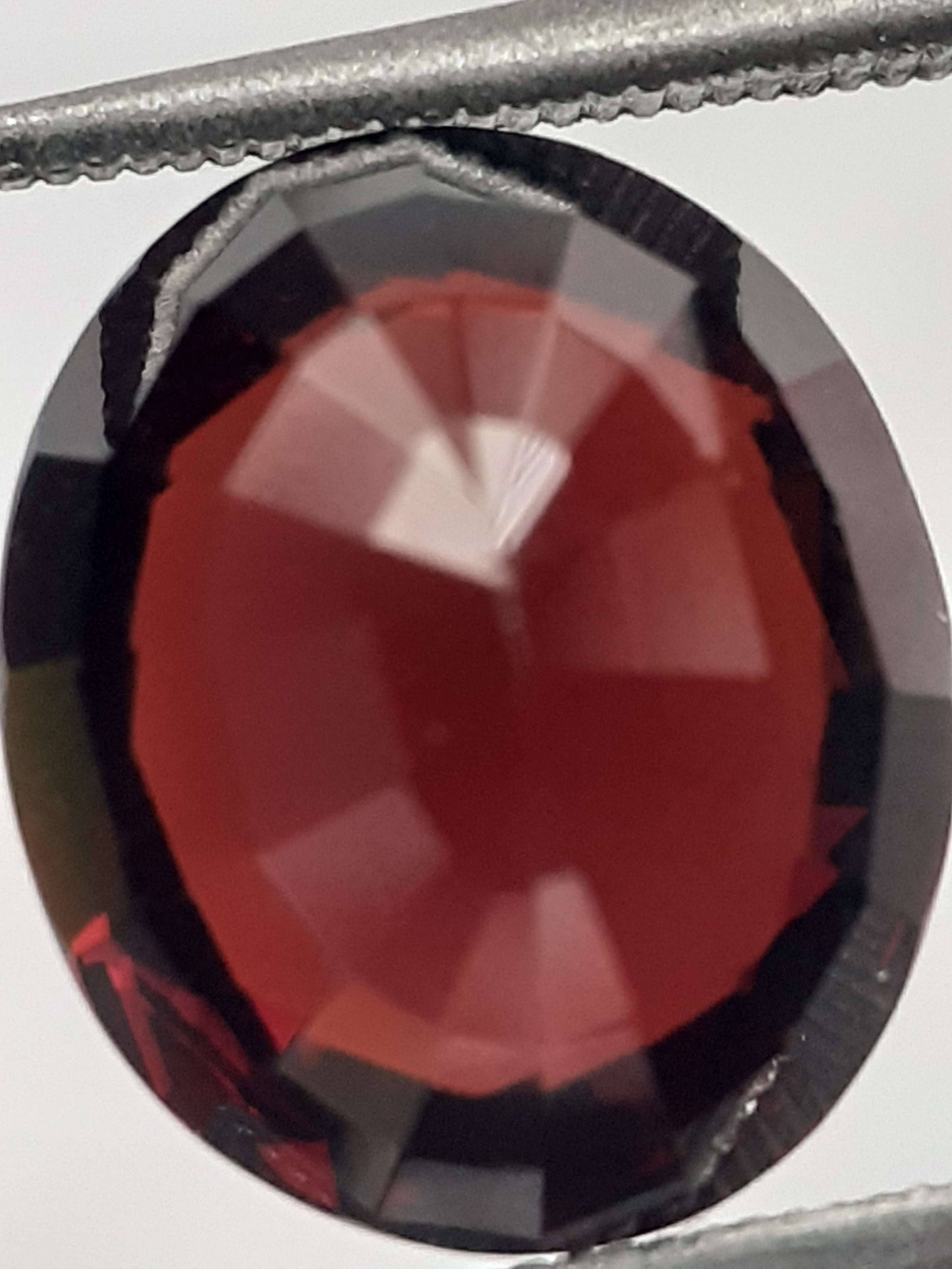 Natural orangey red Spessartite Garnet - 4.65 ct - Oval - unheated