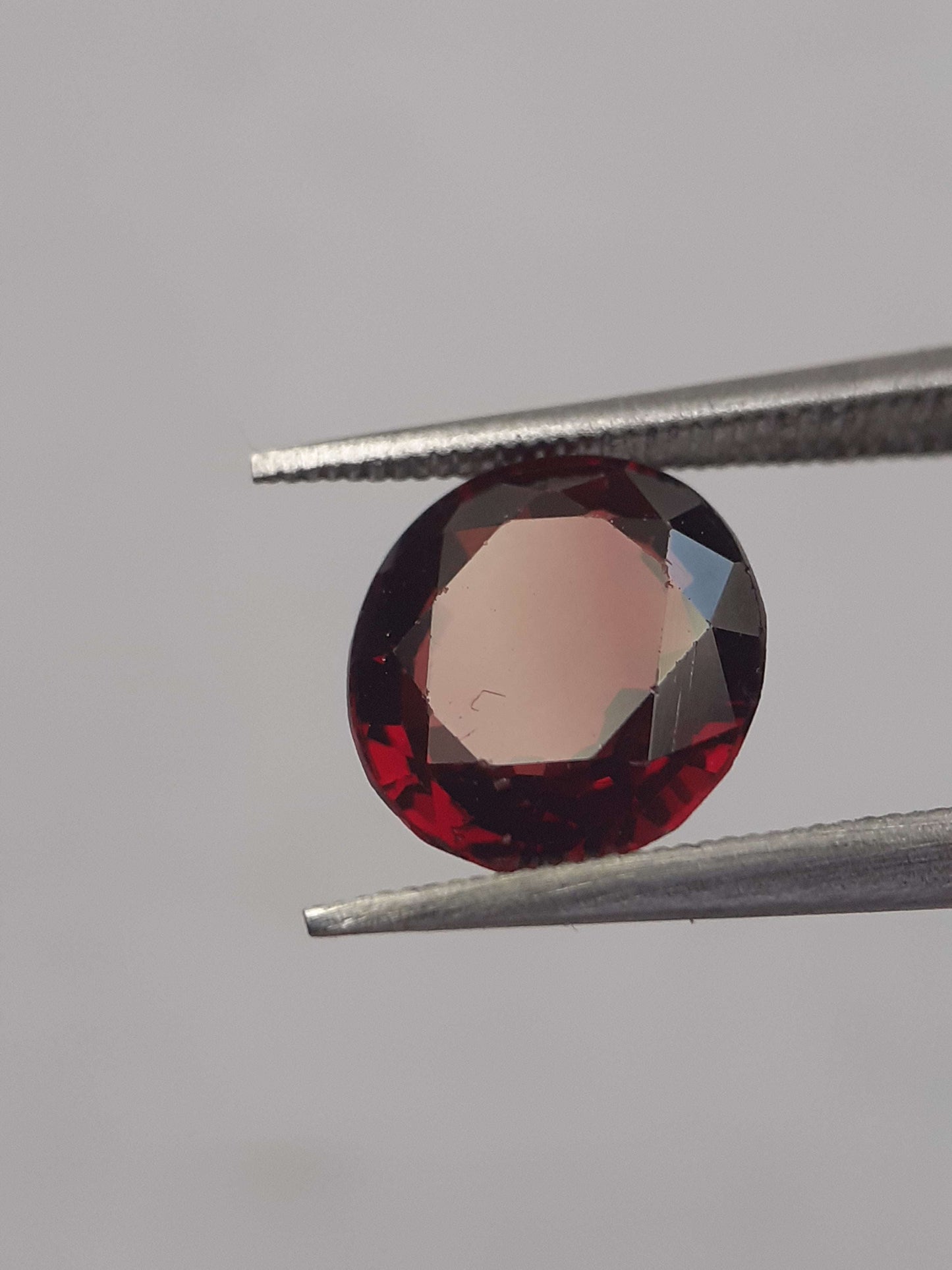 Natural orangy red Garnet - 2.078 ct - Oval - unheated - Africa