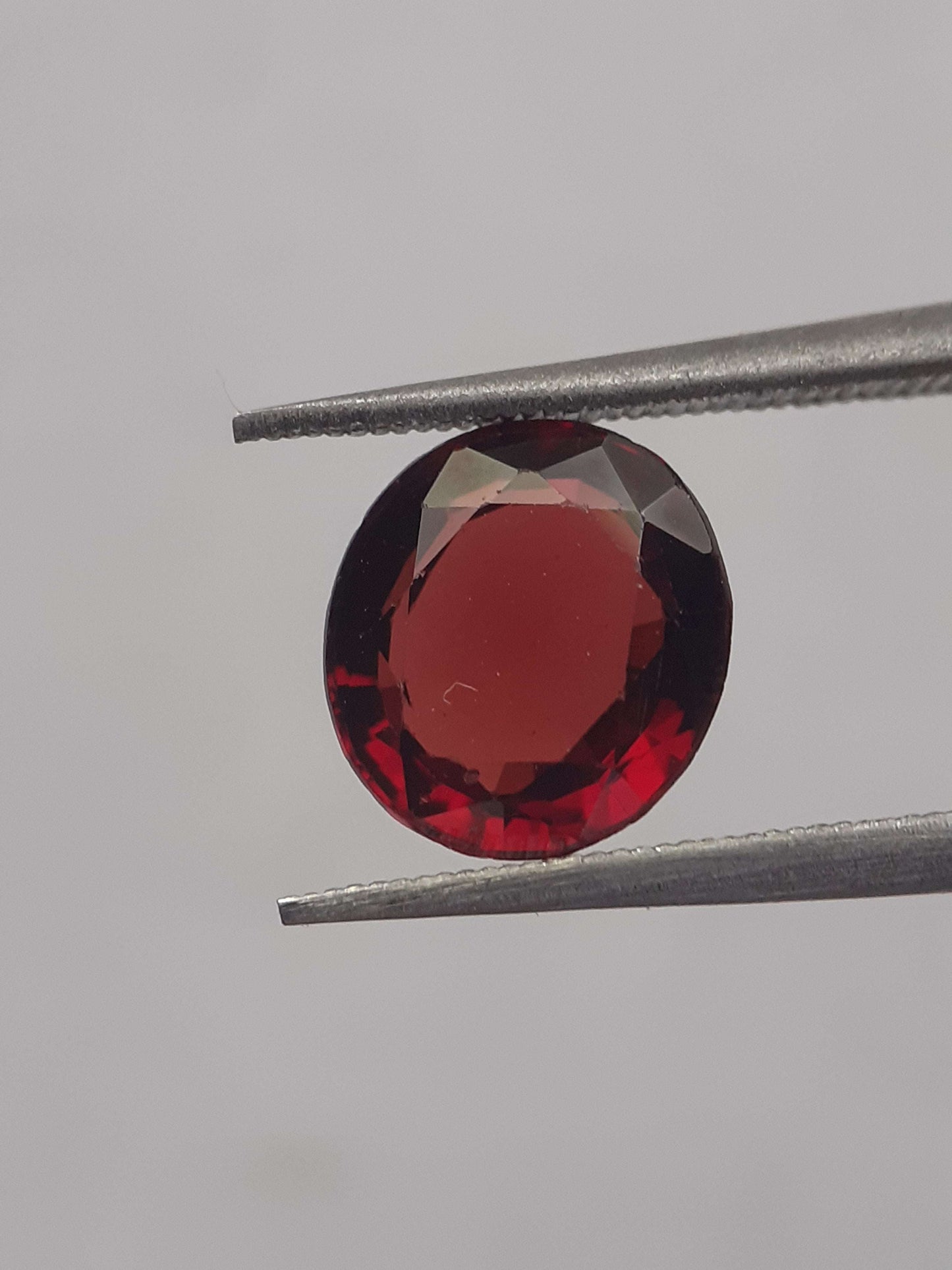 Natural orangy red Garnet - 2.078 ct - Oval - unheated - Africa