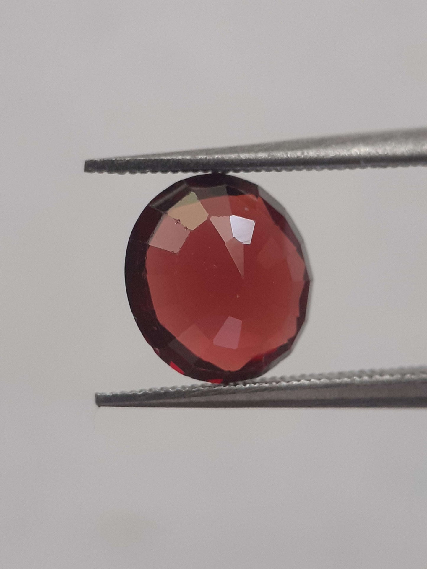 Natural orangy red Garnet - 2.078 ct - Oval - unheated - Africa