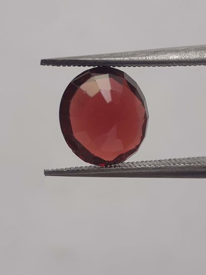 Natural orangy red Garnet - 2.078 ct - Oval - unheated - Africa