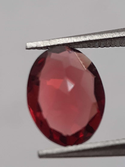 Natural orangy red Rhodolite Garnet - 1.17 ct - Oval - unheated