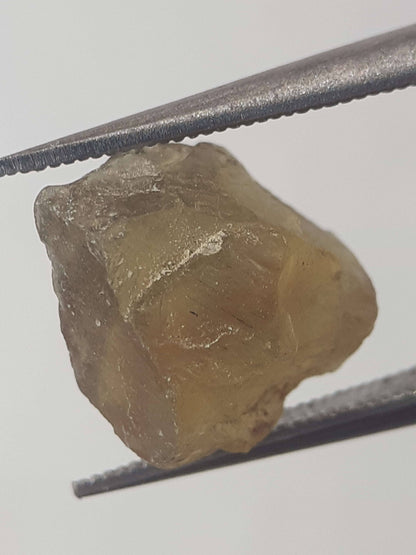 Natural orangy yellow Apatite - 2.88 ct - Rough Gemstone - unheated