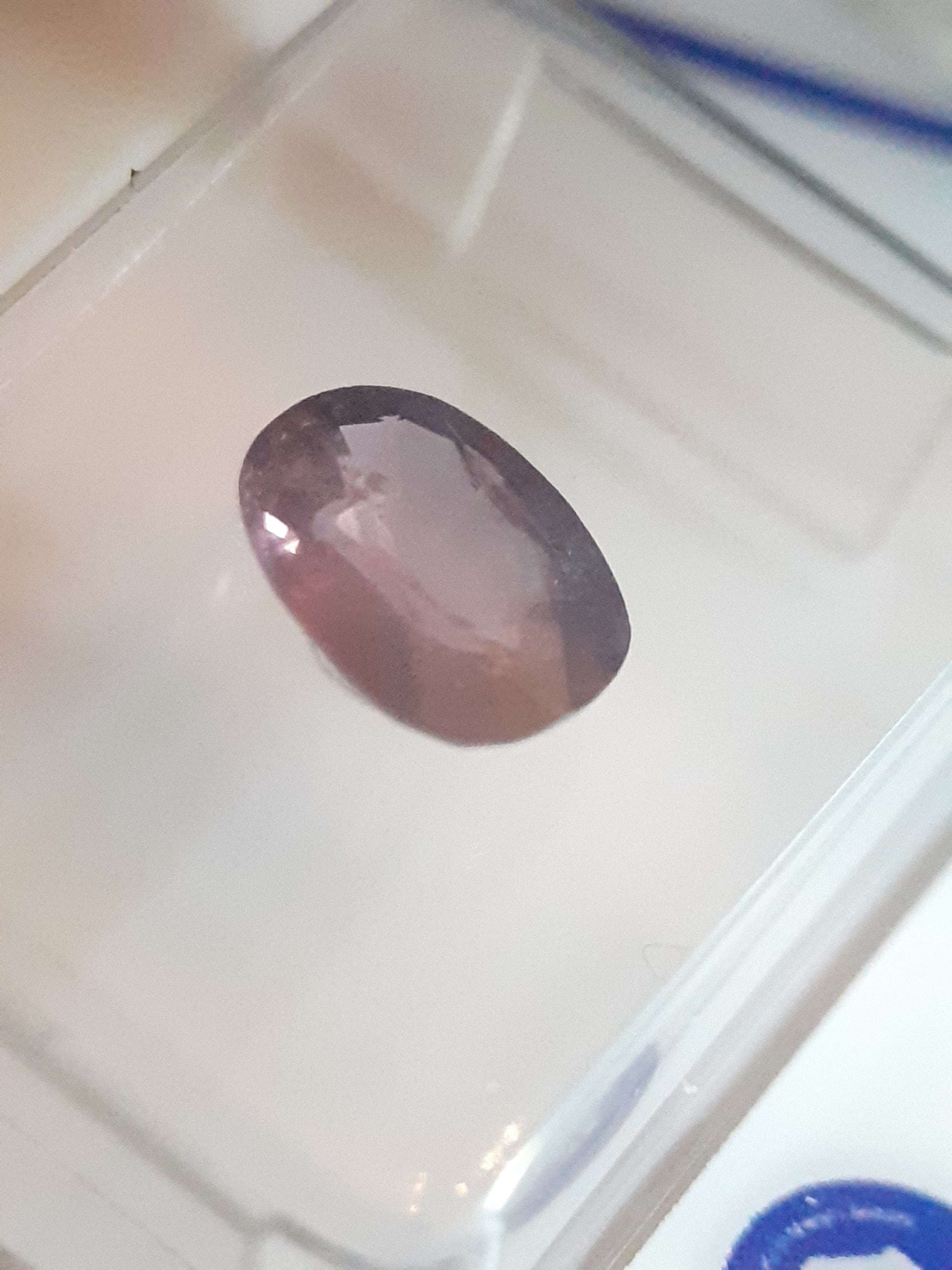 Natural Oval Purple Spinel -Certified - 1.08 ct - unheated - Sealed - Natural Gems Belgium