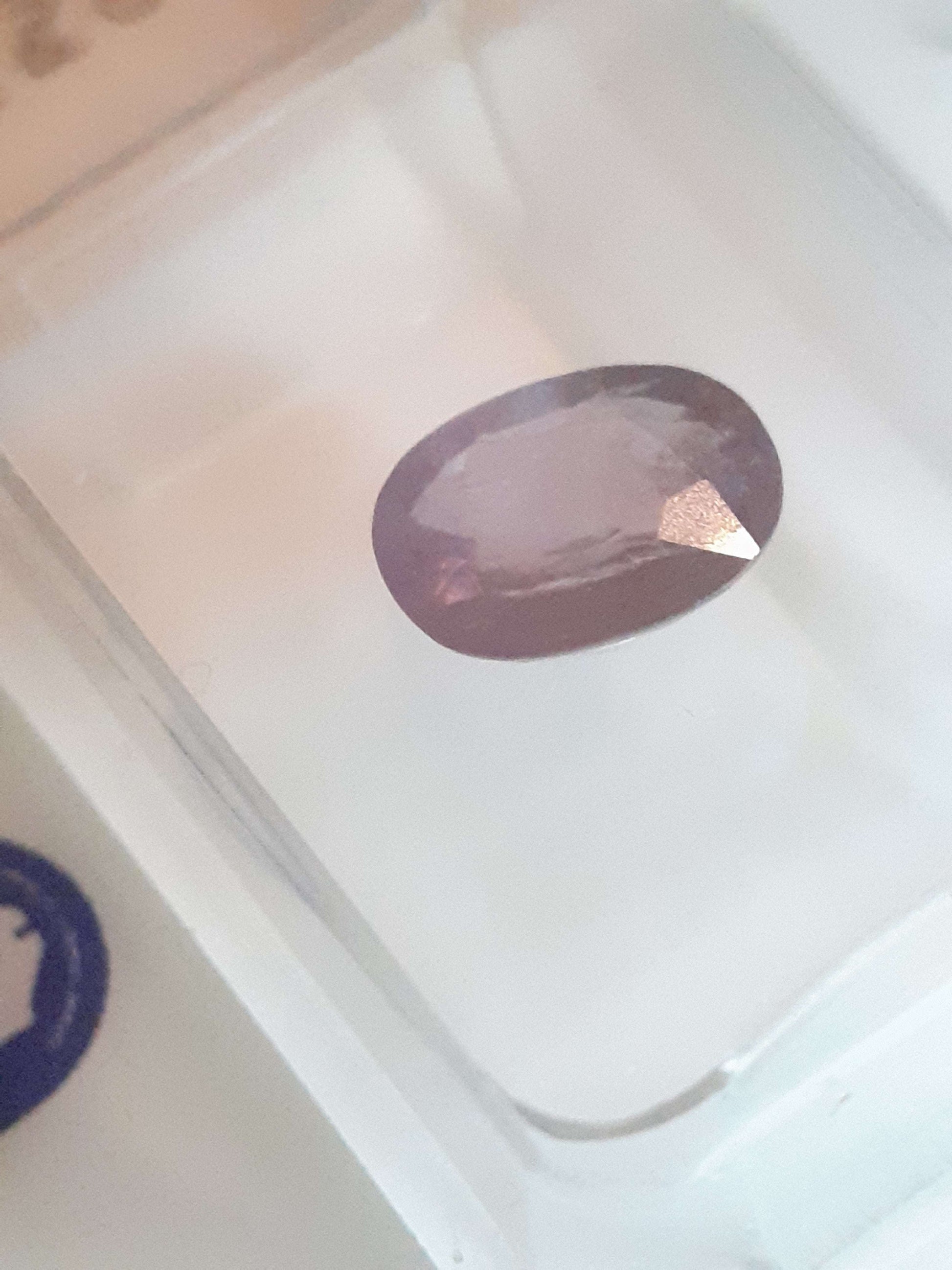 Natural Oval Purple Spinel -Certified - 1.08 ct - unheated - Sealed - Natural Gems Belgium