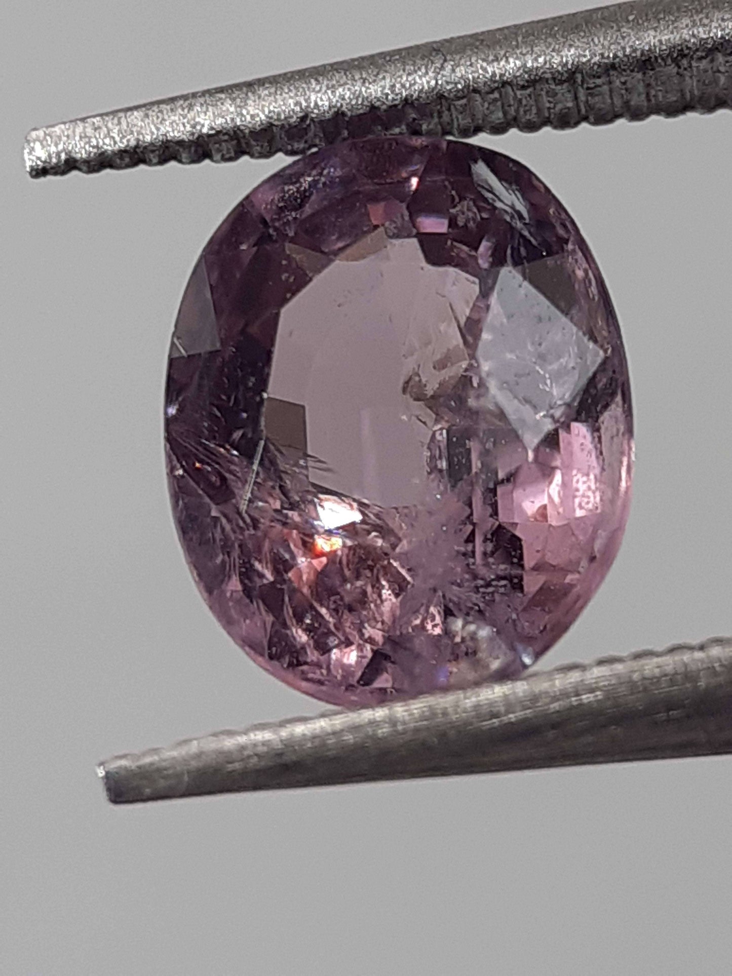 Natural Pinkish Purple spinel - 1.09 ct - oval - unheated - certified by NGB