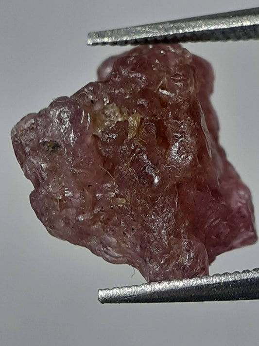 Natural pinkish violet Spinel - 4.063 ct - Rough Gemstone - unheated