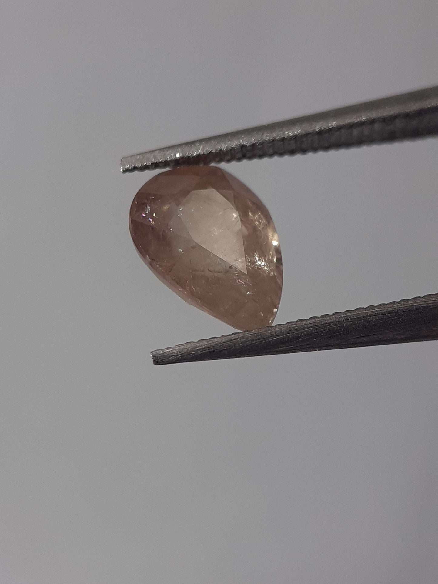 Natural pinkish yellow sapphire - 1.13 ct - pear - heated - certified by NGB