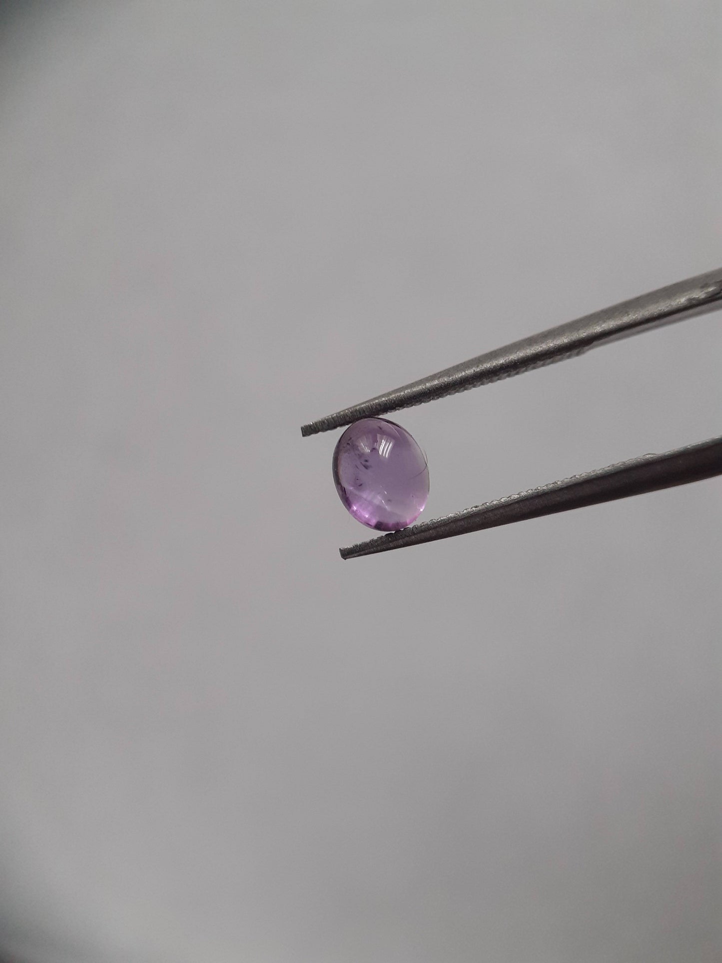 Natural purple Amethyst - 0.35 ct - oval cabochon - 5.1 x 4.1 mm - unheated