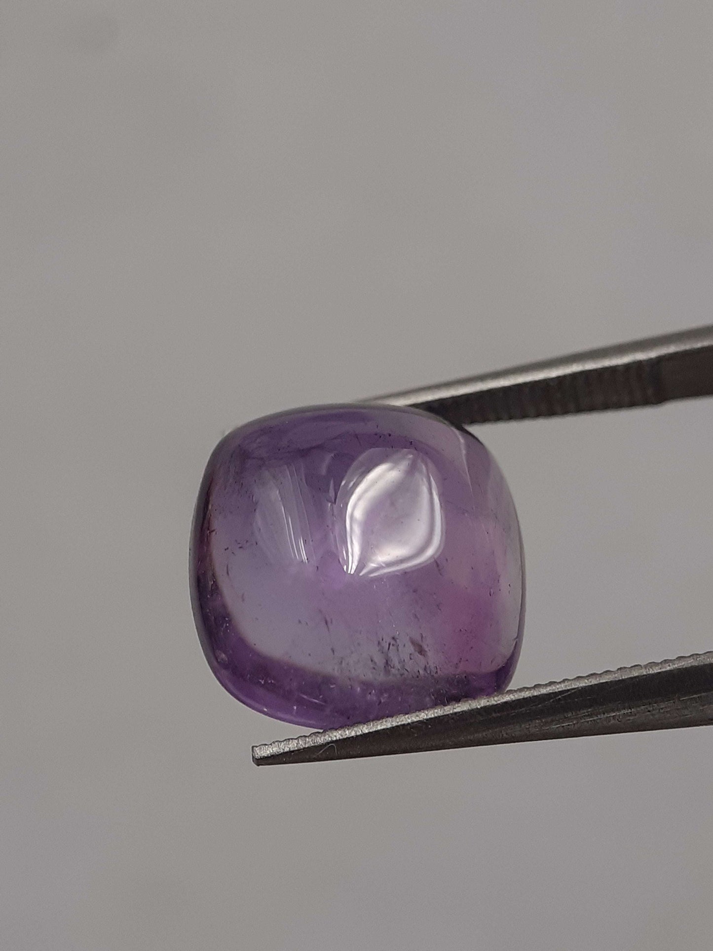 Natural purple Amethyst - 4.15 ct - cushion cabochon - 10x10 mm - unheated