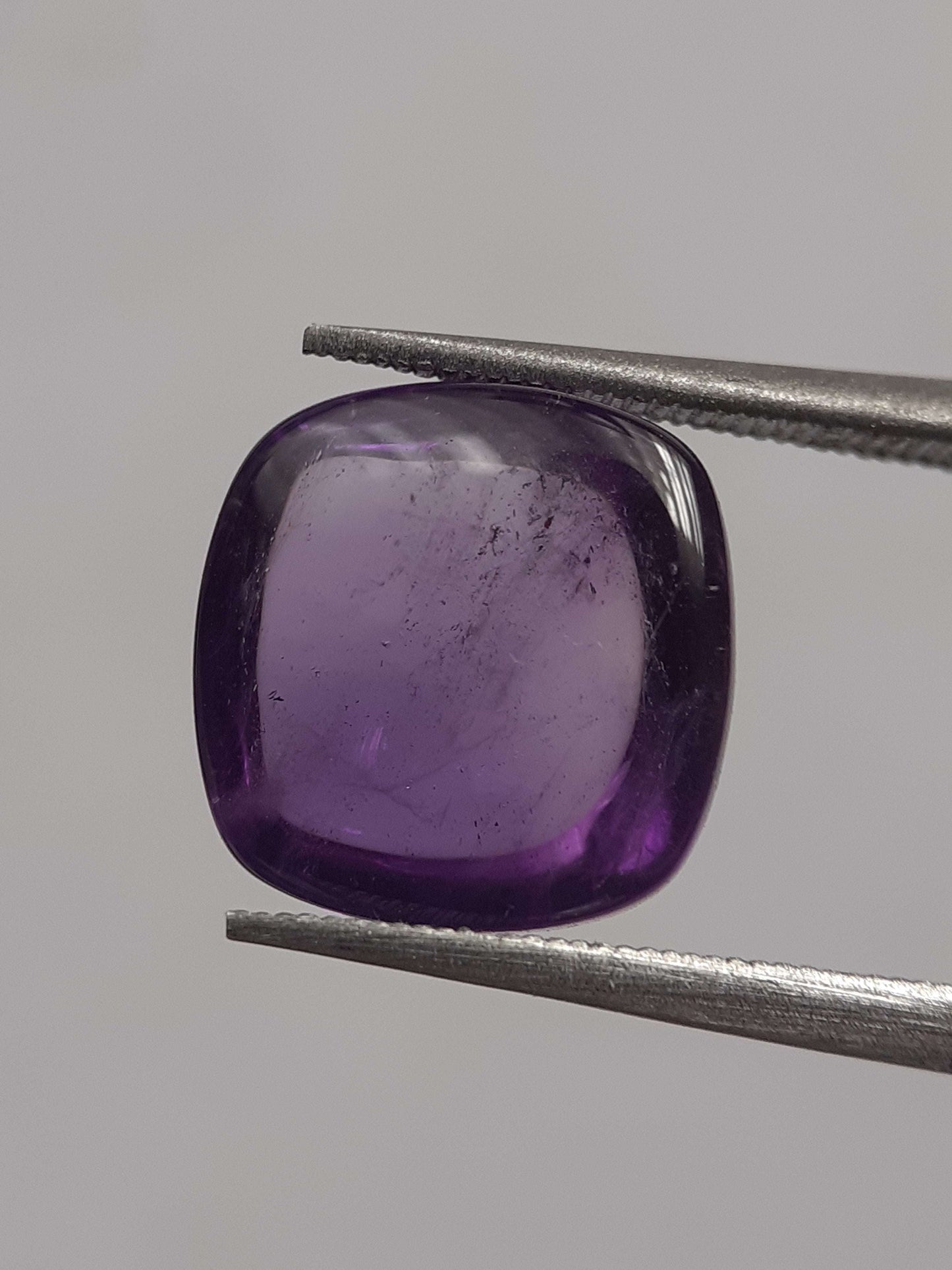 Natural purple Amethyst - 4.15 ct - cushion cabochon - 10x10 mm - unheated