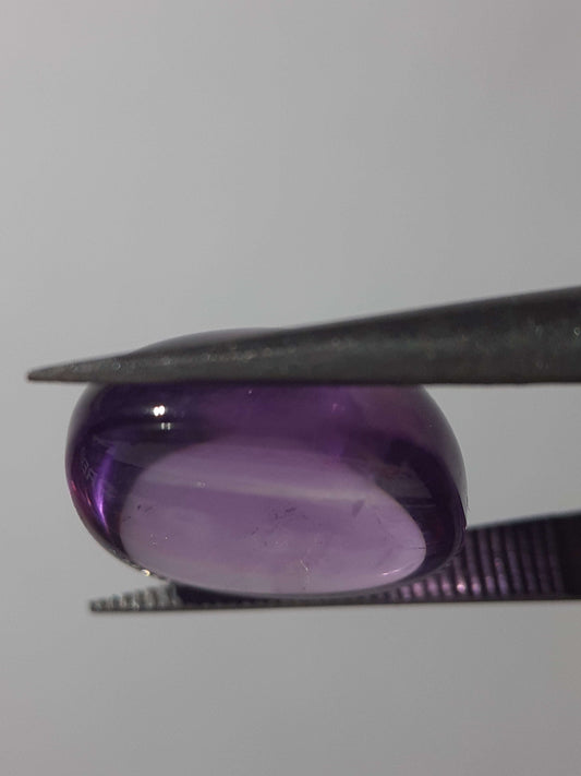 Natural purple Amethyst - 5.88 ct - cushion cabochon - unheated - certified by NGB - Natural Gems Belgium