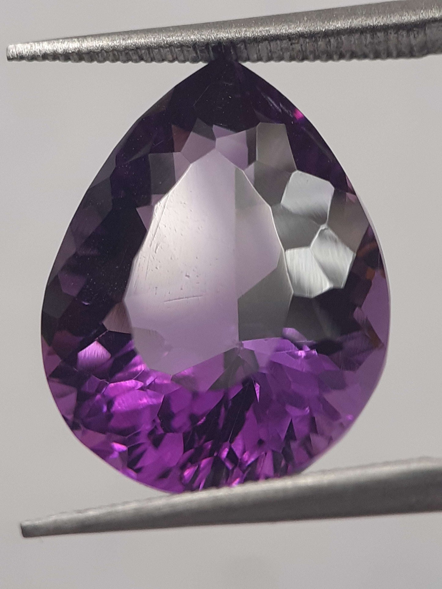 Natural purple Amethyst - 7.498 ct - pear - concave/custom cut - unheated