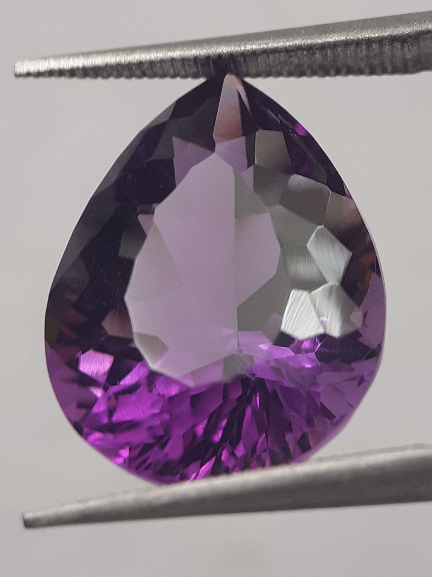 Natural purple Amethyst - 7.498 ct - pear - concave/custom cut - unheated