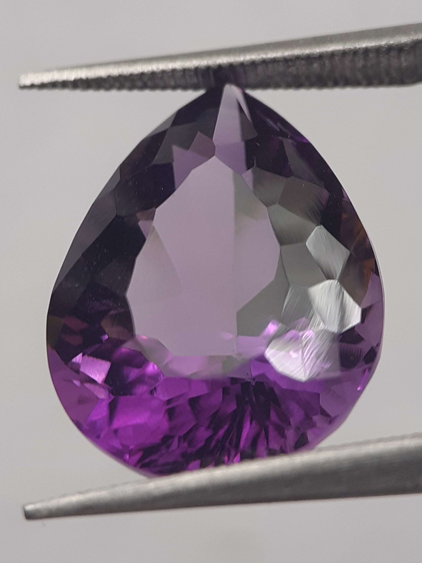 Natural purple Amethyst - 7.498 ct - pear - concave/custom cut - unheated