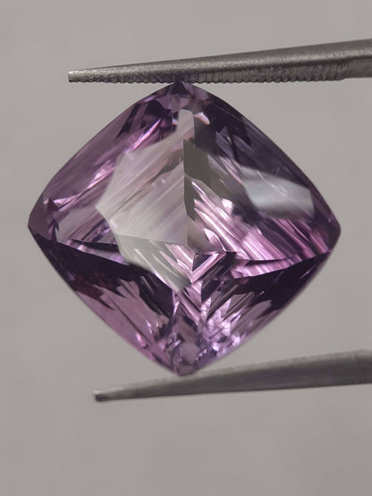 Natural purple Amethyst - 9.589 ct - cushion - custom cut - unheated