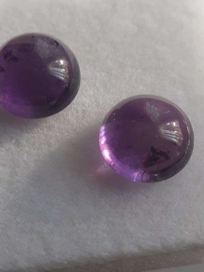 Natural purple Amethyst - matching pair - 2.89 tcw - round cabochon - approx 2.9 mm - unheated