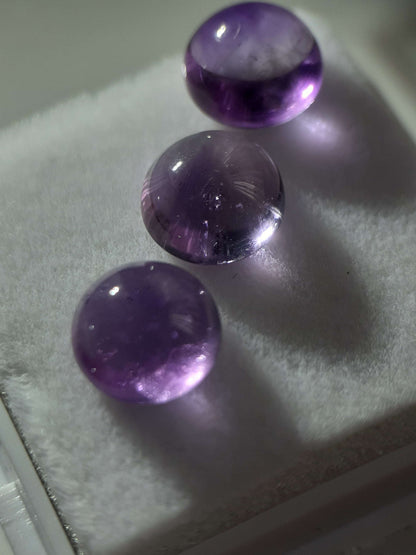 Natural purple Amethyst - set of 3 - 4.69 tcw - round cabochon - approx 7 x7 mm - unheated