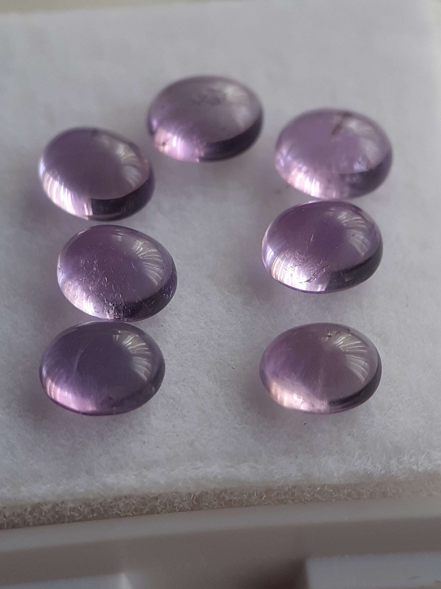 Natural purple Amethyst - set of 7 - 2.48 tcw - oval cabochon - approx 5 x 4 mm - unheated