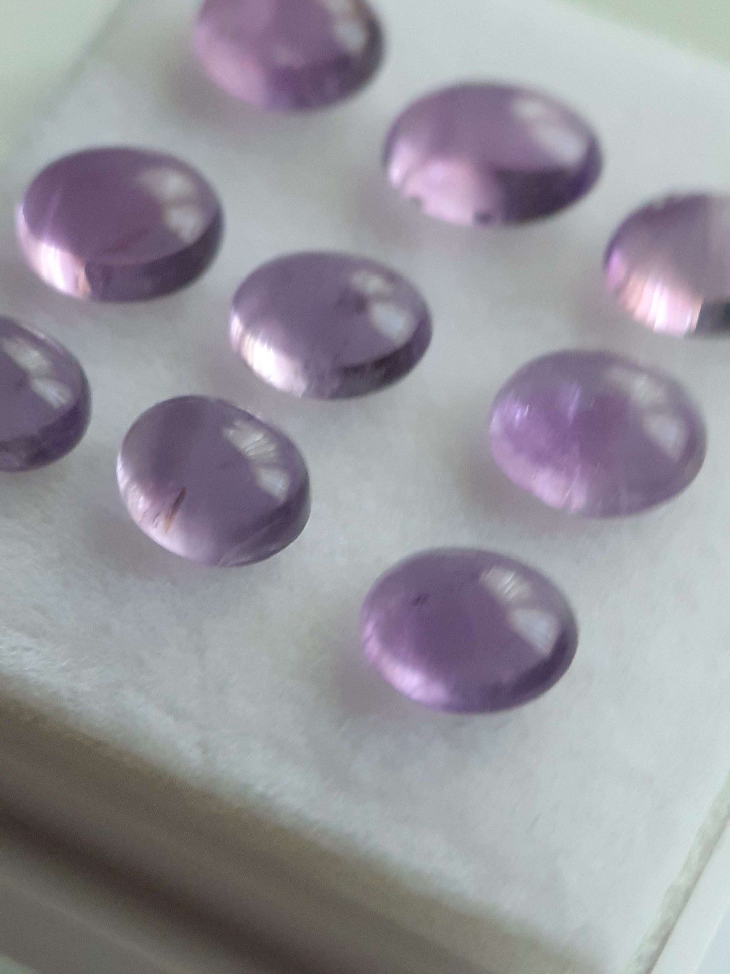 Natural purple Amethyst - set of 9 - 3.11 tcw - oval cabochon - approx 5 x 4 mm - unheated