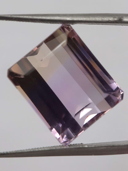 Natural purple and yellow Ametrine - 14.059 ct - AAA grade - octagon - certified natural