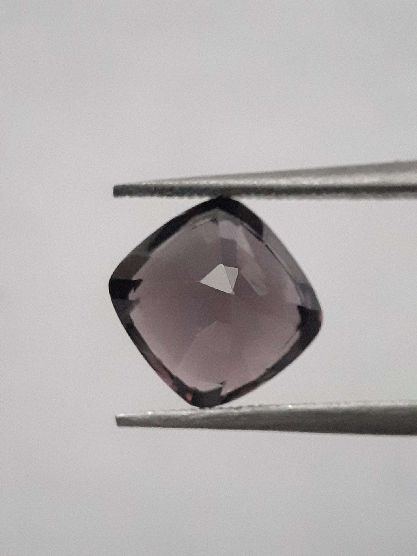 Natural Purple spinel - 2.50 ct - cushion - unheated - certified by NGB