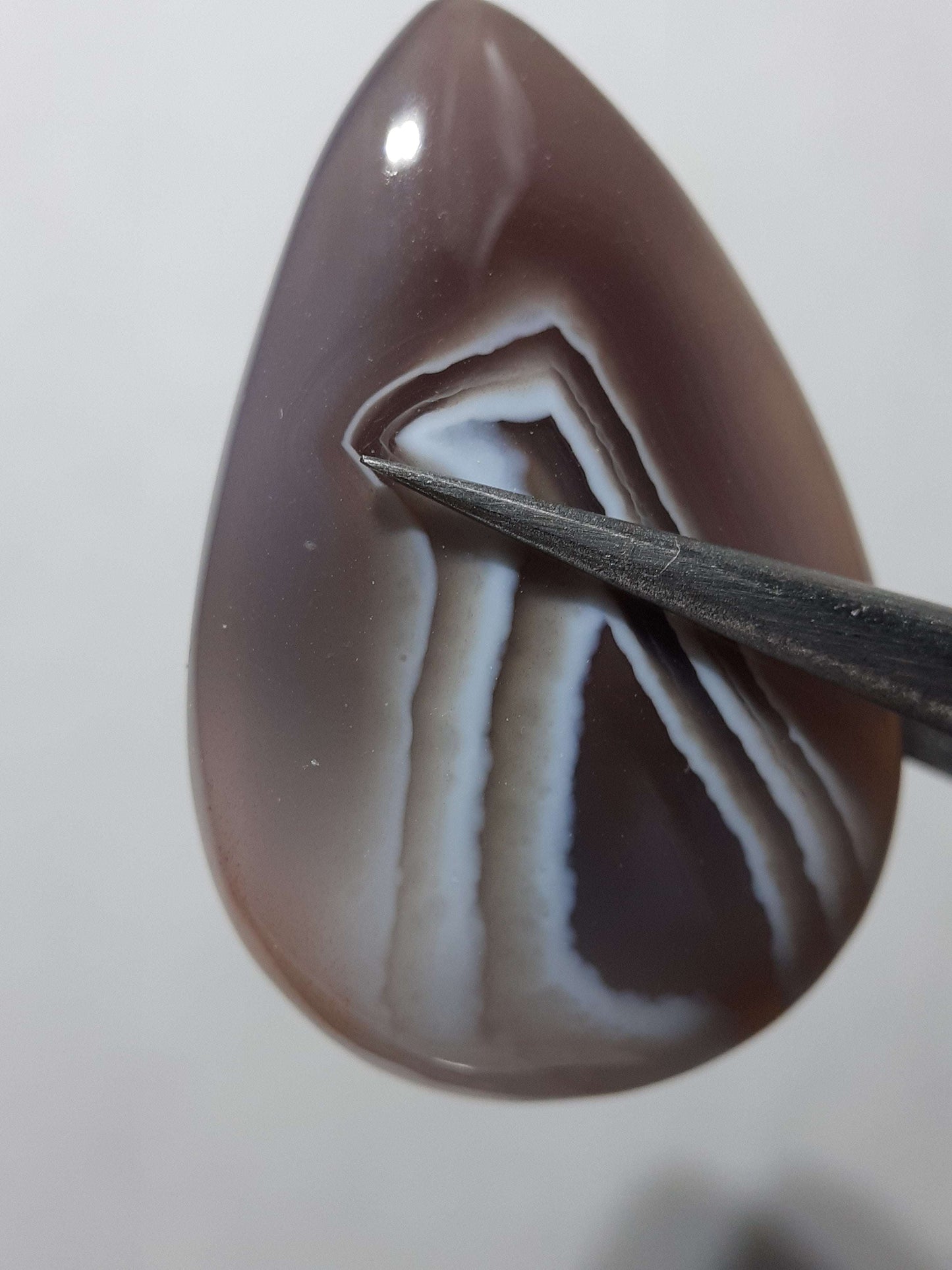 Natural purplish brown and white Botswana Agate - 21.47 ct - pear Cabochon - unique - certified by NGB