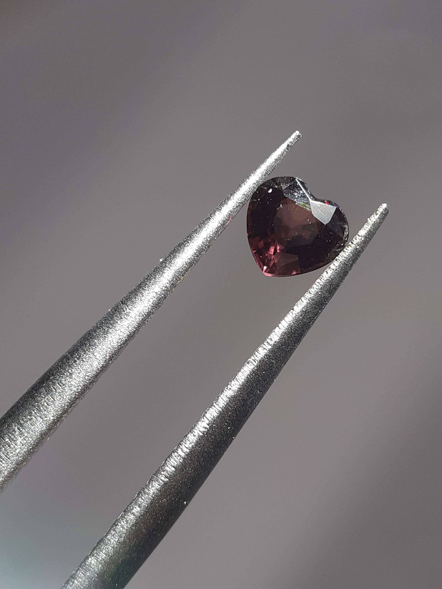 Natural purplish pink Sapphire - 0.23 ct - Heart - unheated - Tanzania - Certified by NGB - Natural Gems Belgium