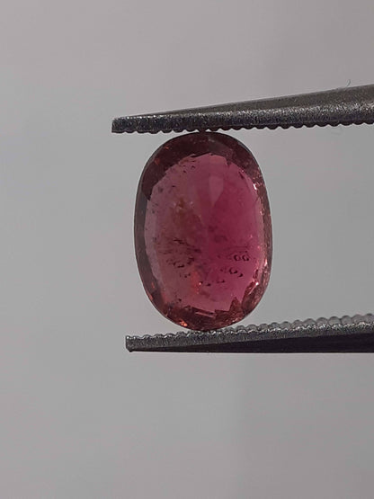 Natural Purplish pink Tourmaline - 0.84 ct - oval - unheated - certified by NGB - Natural Gems Belgium