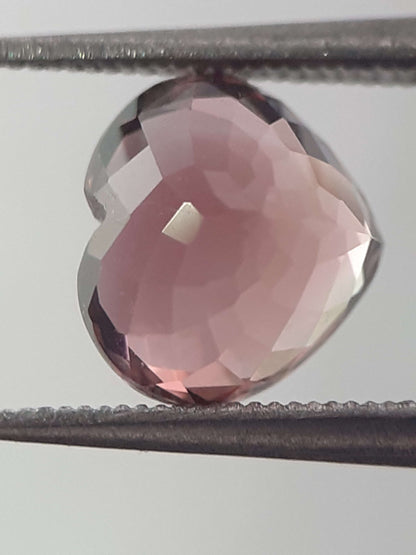 Natural Purplish pink Tourmaline - 1.74 ct - heart - unheated - certified by NGB