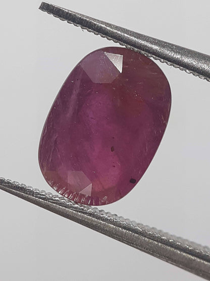 Natural purplish red Ruby - 1.86 ct - oval - unheated - certified by NGB - Natural Gems Belgium