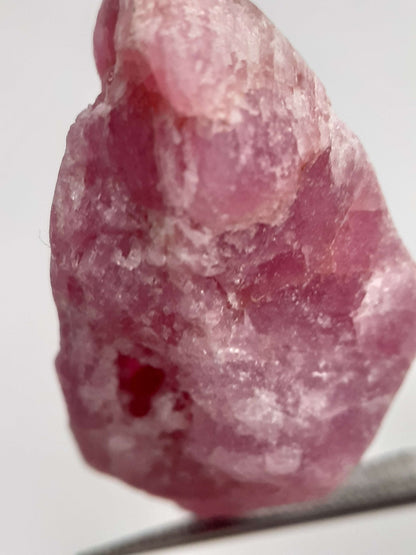 Natural purplish red Ruby - 24.989 ct - rough ruby - heated - certified natural